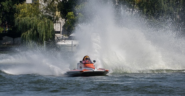 出了一份更 出了一份更